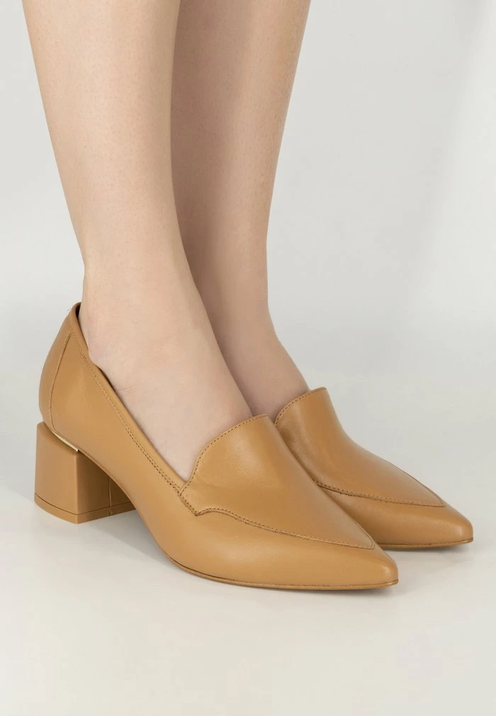 Usha Escarpins - Beige 1 Usha Escarpins - Beige