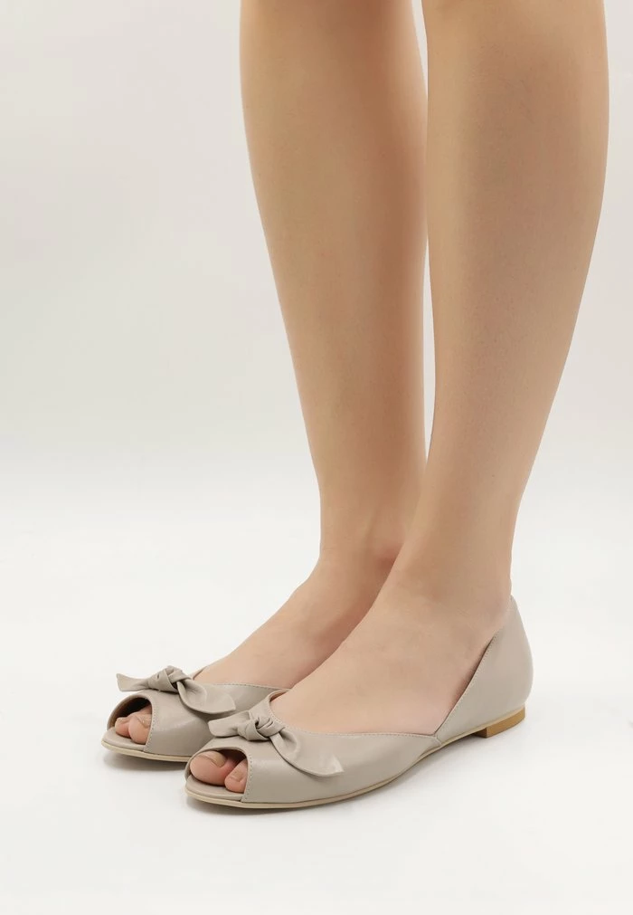 Usha Ballerines à Bout Ouvert - Beige 1 Usha Ballerines à Bout Ouvert - Beige
