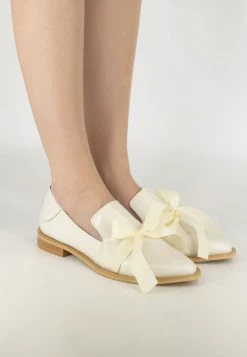 Usha Mocassins - Beige