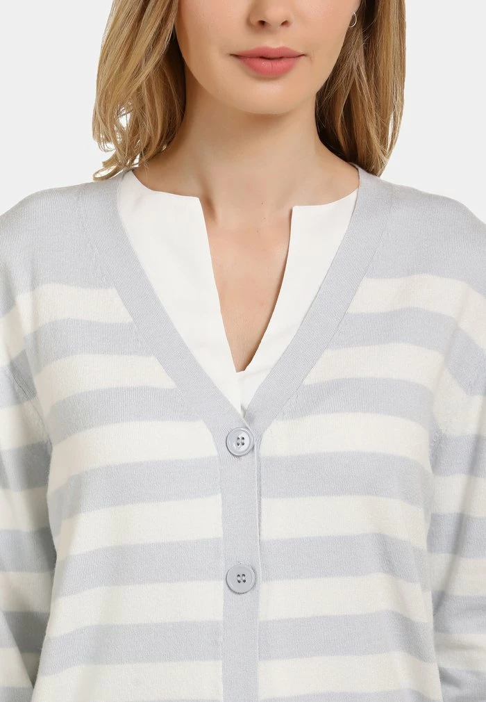 Usha Gilet - Light Blue Off-white 4 Usha Gilet - Light Blue Off-white – Image 4