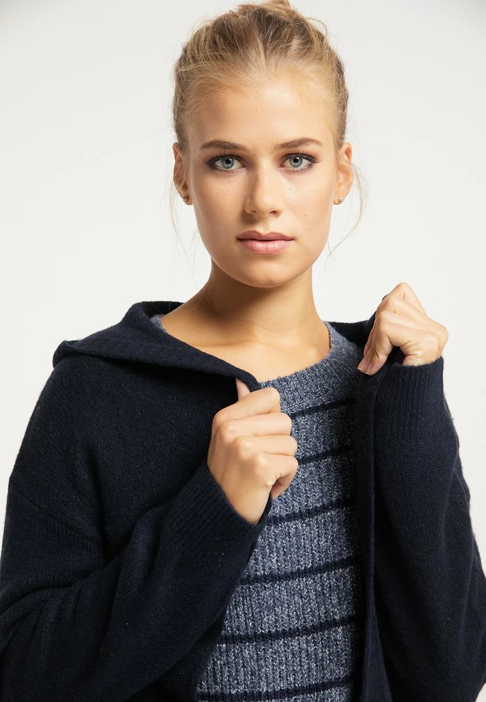 Usha Gilet - Marine 4 Usha Gilet - Marine – Image 4